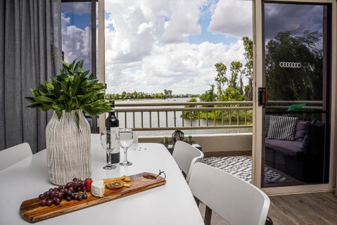 Mulwala Lakeside Apartment - Food Delivery Shop 0