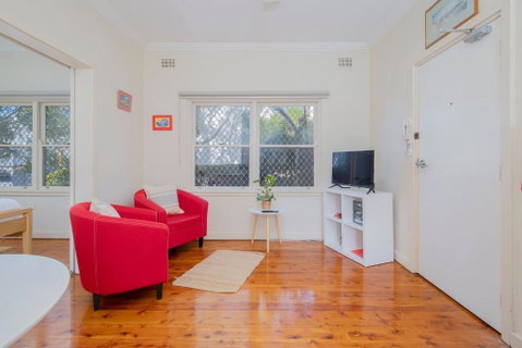 Newcastle Nook - Convenient Comforts In The CBD - Food Delivery Shop 2