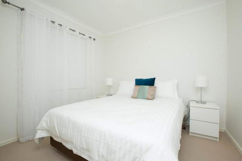 Mt Pleasant Short Stay - Food Delivery Shop 1