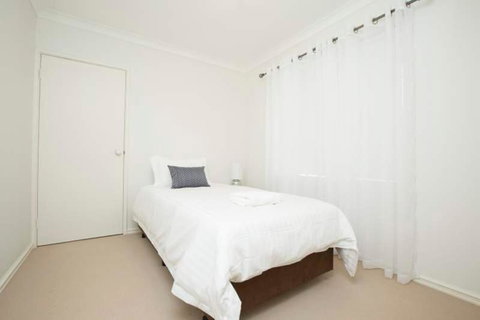 Mt Pleasant Short Stay - Food Delivery Shop 2