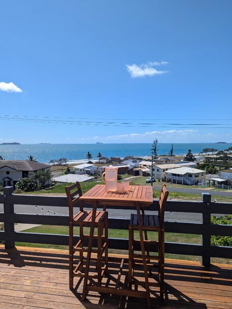 Newly Renovated With Ocean Views - Food Delivery Shop 0
