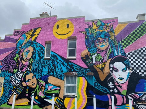 Newtown Vibes With Pool & Parking - Food Delivery Shop 2