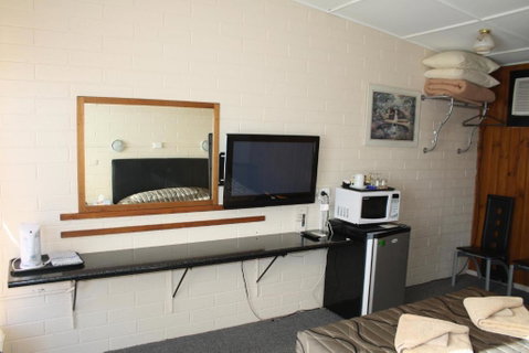Nhill Oasis Motel - Food Delivery Shop 3