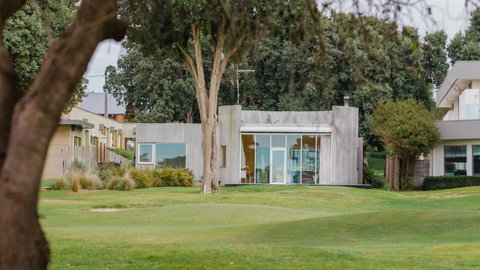 Ninth Hole - Food Delivery Shop 0