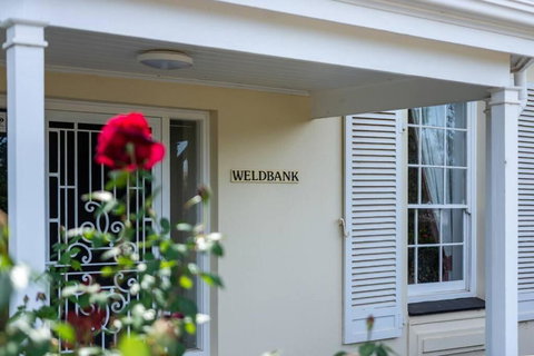 Normanville, Large Historic Three Bedroom Home - Food Delivery Shop 1