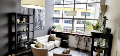 NYC Loft Brisbane, Free Parking! - Food Delivery Shop 2