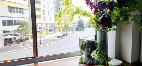 NYC Loft Brisbane, Free Parking! - Food Delivery Shop 1
