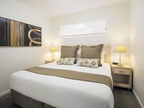 Oaks Middlemount Suites - Food Delivery Shop 3