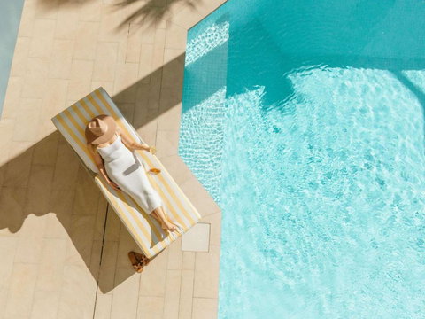 Novotel Wollongong Northbeach - Food Delivery Shop 1