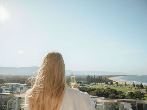 Novotel Wollongong Northbeach - Food Delivery Shop 3