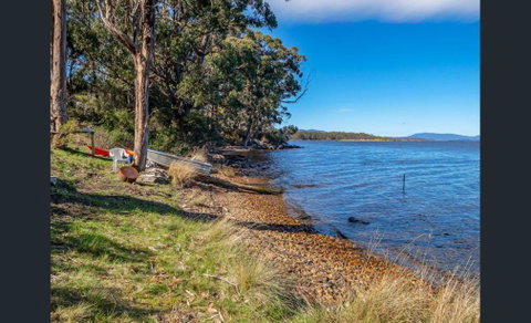 On The Huon River - Food Delivery Shop 1