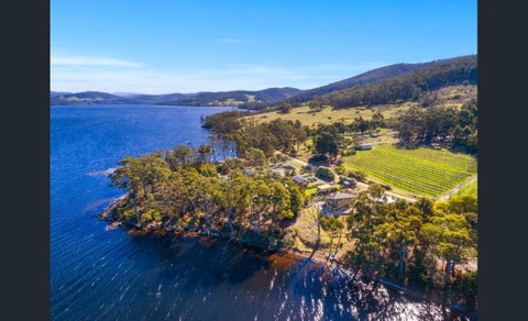 On The Huon River - Food Delivery Shop 2