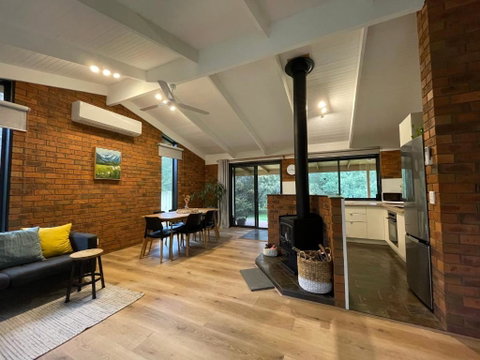 On The River, Porepunkah - Bright VIC - Food Delivery Shop 0
