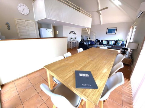 Osprey Holiday Village Unit 117 - Food Delivery Shop 0