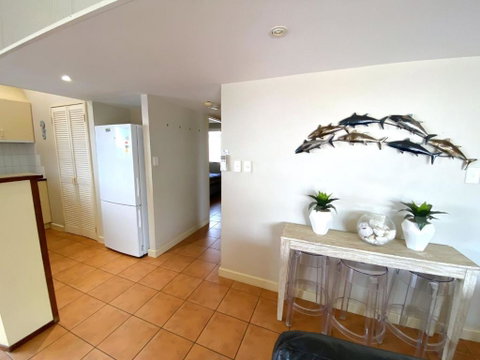 Osprey Holiday Village Unit 117 - Food Delivery Shop 2