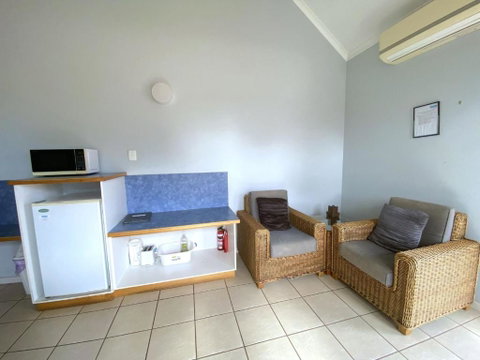Osprey Holiday Village Unit 222 1 Bedroom - Food Delivery Shop 3