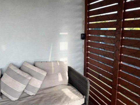 One Bedroom CBD Unit, Walk To Beaches & Cafes - Food Delivery Shop 3
