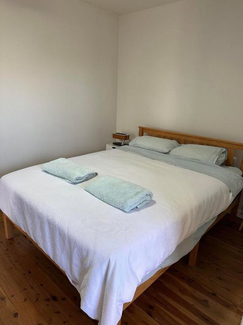 One Bedroom CBD Unit, Walk To Beaches & Cafes - Food Delivery Shop 1