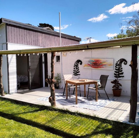 Peaceful Pet Friendly 1 Bedroom Cottage On 1 Acre - Food Delivery Shop 0