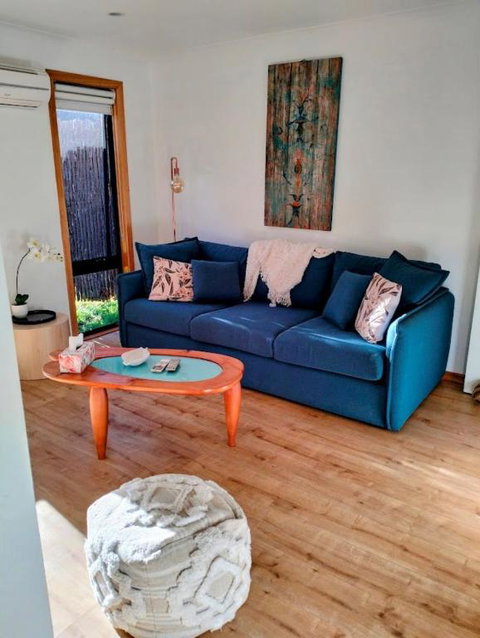 Peaceful Pet Friendly 1 Bedroom Cottage On 1 Acre - Food Delivery Shop 1