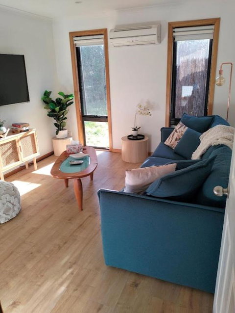 Peaceful Pet Friendly 1 Bedroom Cottage On 1 Acre - Food Delivery Shop 2