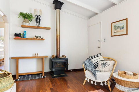 Peaceful And Renovated Original Beach House With Sweeping Views Of Gracetown - Food Delivery Shop 0