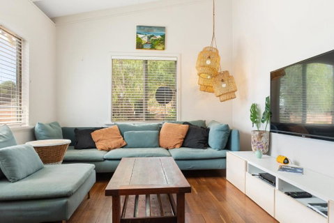 Peaceful And Renovated Original Beach House With Sweeping Views Of Gracetown - Food Delivery Shop 2
