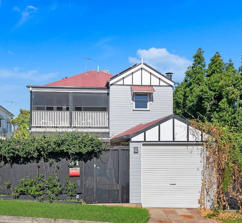 Paddington Cottage - A Classic Queenslander Stay - Food Delivery Shop 0