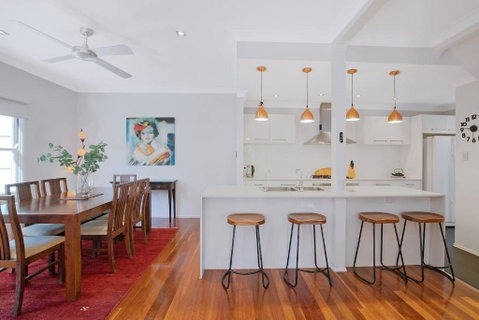 Paddington Cottage - A Classic Queenslander Stay - Food Delivery Shop 3