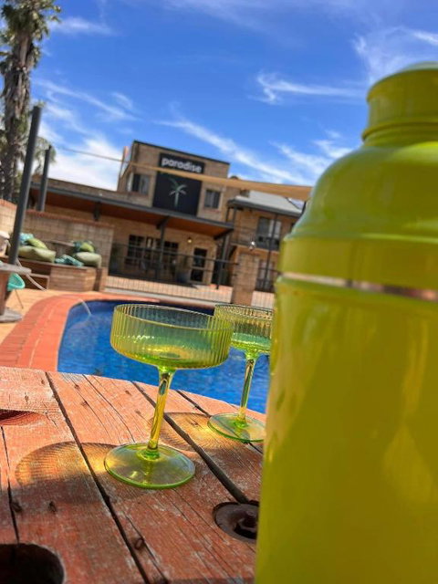 Paradise Palms - Food Delivery Shop 1