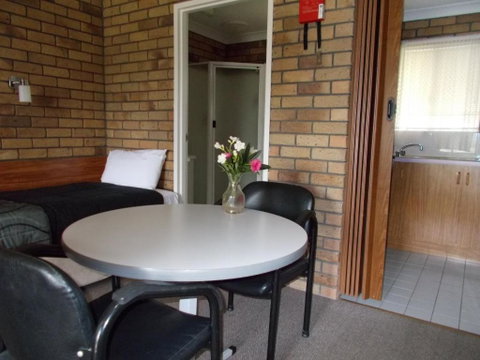 Park House Motor Inn - Food Delivery Shop 3