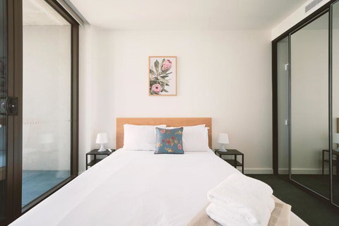 Patio Mt View 1BR Apt In CBD Near ANU And Museum With Free Parking And WiFi - Food Delivery Shop 3