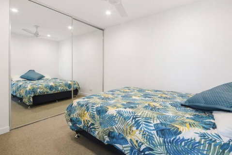 Perfect Haven In Spring Hill 2B1B And Parking - Food Delivery Shop 3