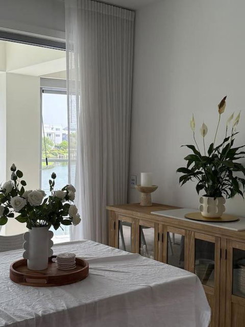 Perfect Summer Lake House - Food Delivery Shop 1