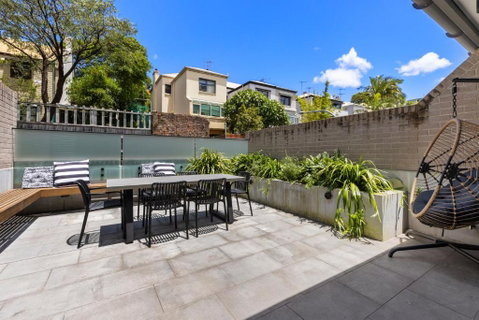 Perfect Vacation Home W Terrace & Private Garage - Food Delivery Shop 1