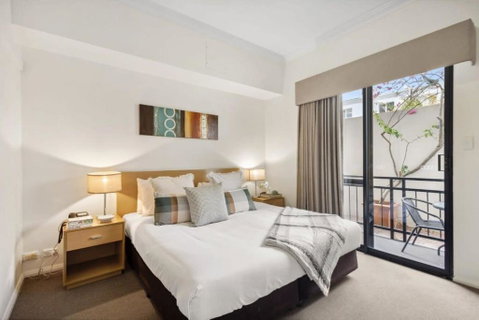 Perth Premium 1 Bedroom - Food Delivery Shop 0