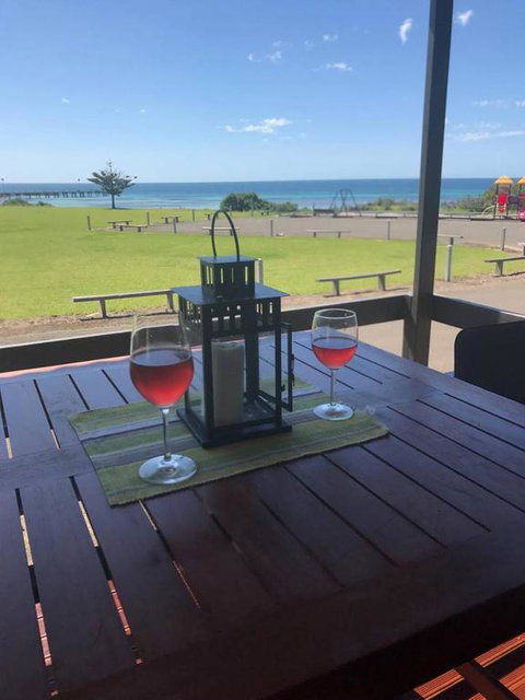 Pine View Holiday Rental - Food Delivery Shop 0