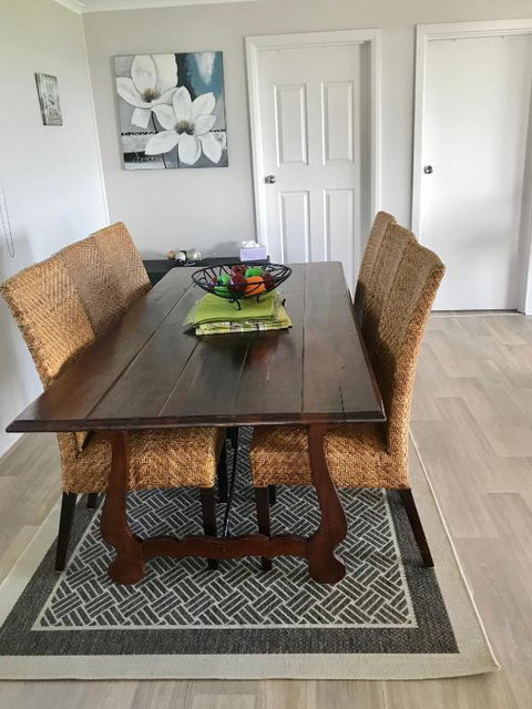 Pine View Holiday Rental - Food Delivery Shop 3