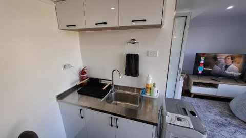 Pod Tiny Home - Food Delivery Shop 1