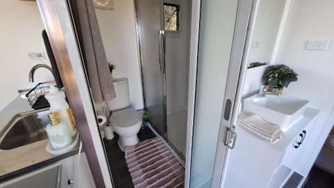 Pod Tiny Home - Food Delivery Shop 3