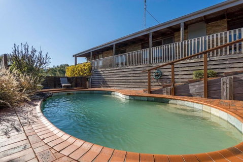 Port Philip Panorama - Bayview Retreat And Pool Bliss - Food Delivery Shop 2