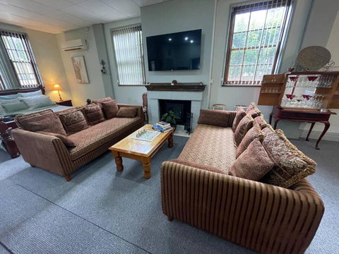Post Office Boutique Accommodation - Food Delivery Shop 1
