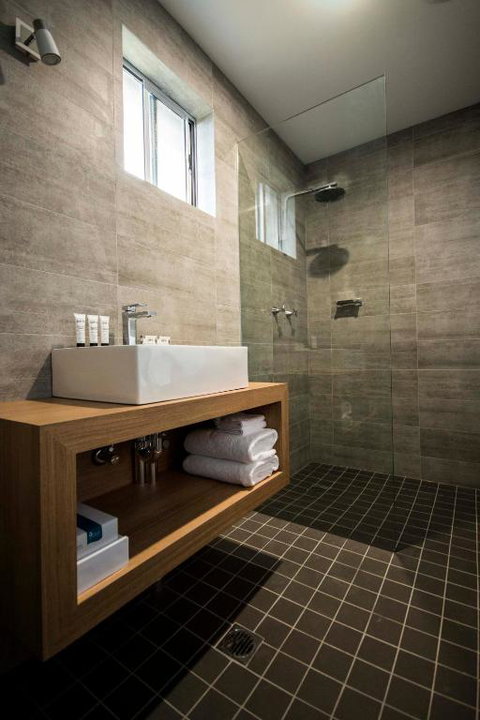 Quays Hotel - Food Delivery Shop 3