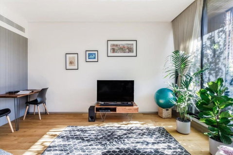 Premium Executive Apt In The Heart Of Fitzroy - Food Delivery Shop 3