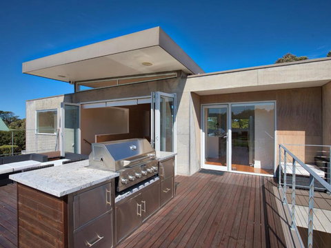 Pride And Prejudice - Food Delivery Shop 3