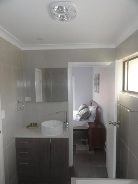 Prime Location & Spacious - Food Delivery Shop 2
