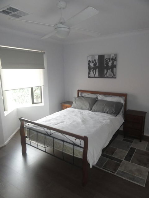 Prime Location & Spacious - Food Delivery Shop 0