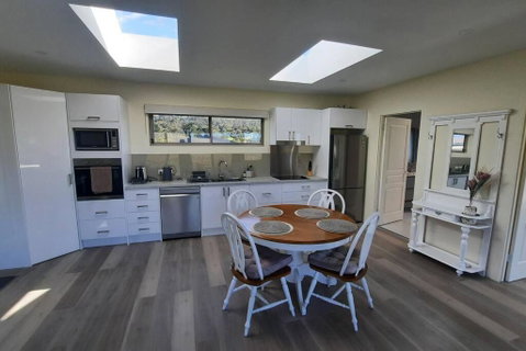 Private Getaway Close To Clifton Beach - Food Delivery Shop 2