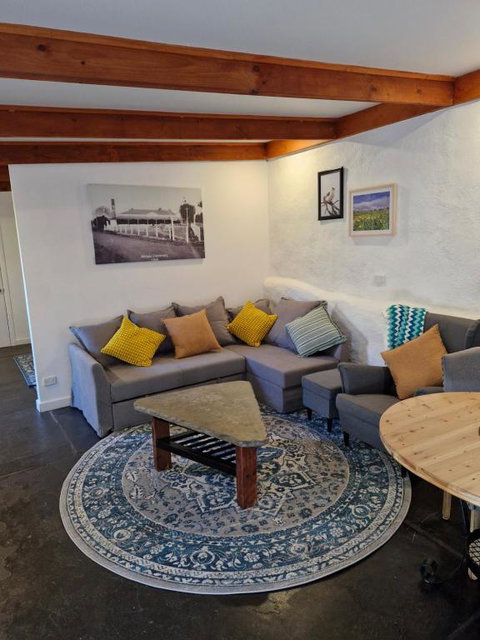 Private Guesthouse - Food Delivery Shop 0