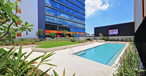 Private Bedroom & Bathroom In Shared Inner Brisbane Apartment - Food Delivery Shop 1